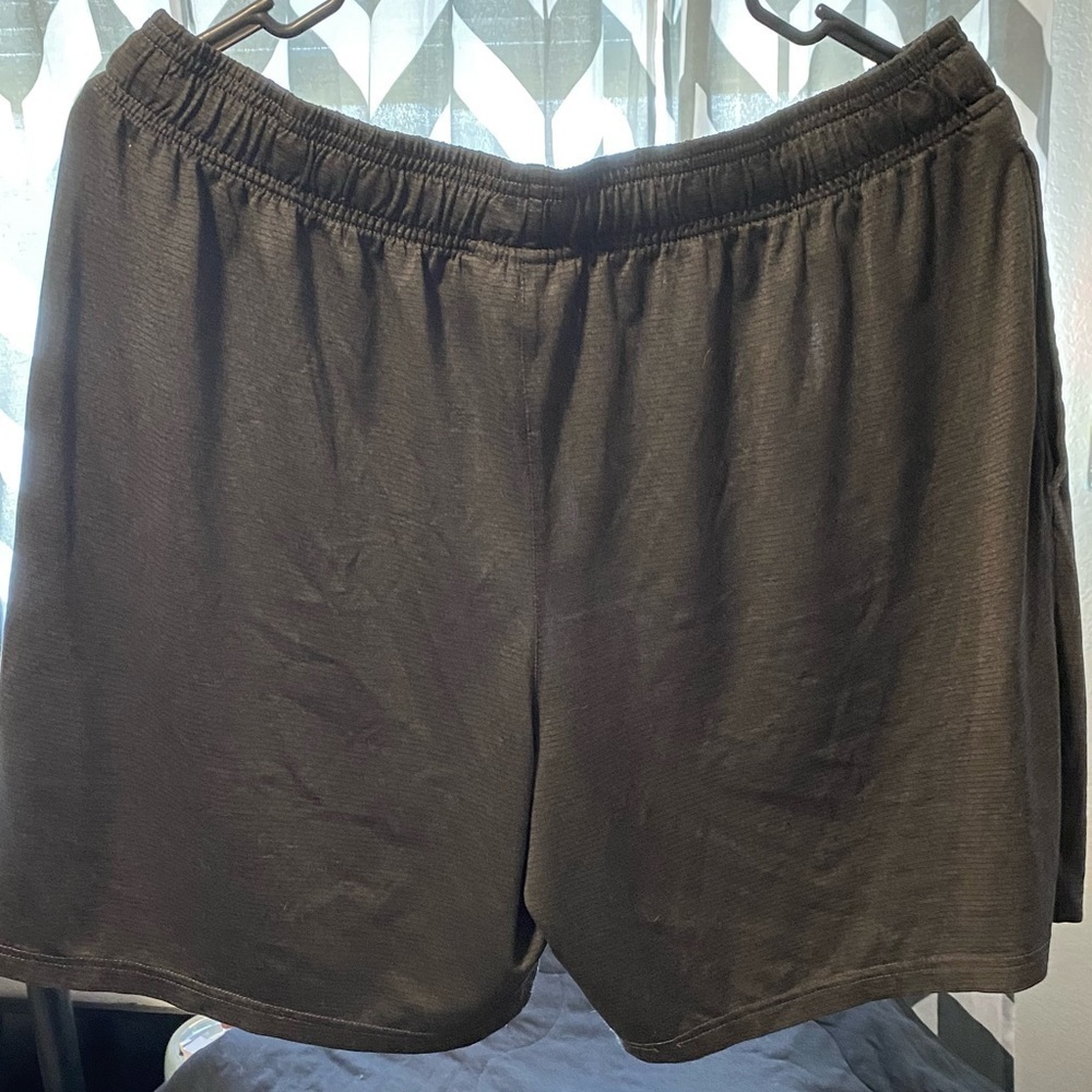 Head Shorts​​​​​​ - Picture 3 of 3